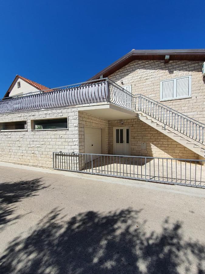 Villa Del Mar Omis Exterior photo